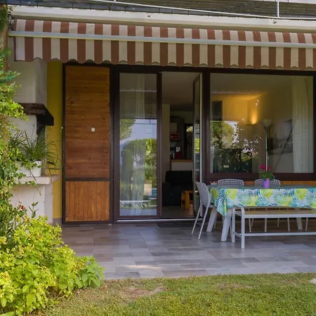 Casa Con Tennis E Piscina Bardolino